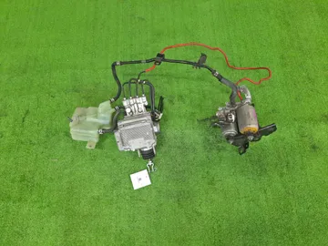 БЛОК ABS НА TOYOTA AQUA NHP10 1NZ-FXE