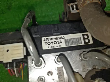 БЛОК ABS НА TOYOTA PRIUS NHW20 1NZ-FXE