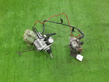БЛОК ABS НА TOYOTA AQUA NHP10 1NZ-FXE