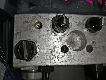 БЛОК ABS НА VOLKSWAGEN PASSAT 3B3