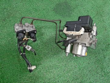 БЛОК ABS НА ISUZU ELF NHR85 4JJ1