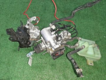 БЛОК ABS НА TOYOTA AQUA NHP10 1NZ-FXE