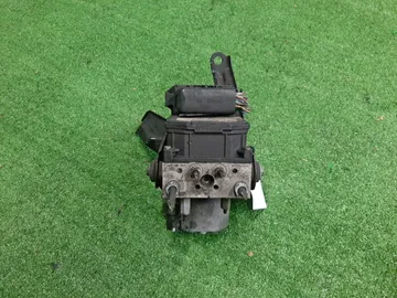 БЛОК ABS НА TOYOTA AVENSIS AZT250 1AZ-FSE