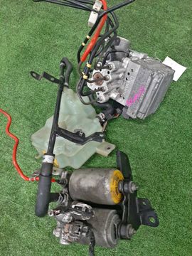 БЛОК ABS НА TOYOTA AQUA NHP10 1NZ-FXE