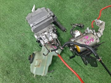 БЛОК ABS НА TOYOTA AQUA NHP10 1NZ-FXE