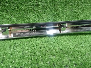 МОЛДИНГ КАПОТА НА TOYOTA CROWN AWS210