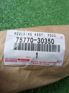 МОЛДИНГ КАПОТА НА TOYOTA CROWN AWS210