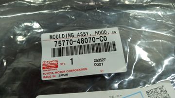 МОЛДИНГ КАПОТА НА TOYOTA HARRIER ZSU60W