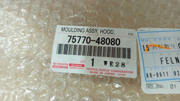 МОЛДИНГ КАПОТА НА TOYOTA HARRIER ZSU60W