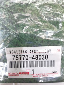 МОЛДИНГ КАПОТА НА TOYOTA HARRIER ASU60W