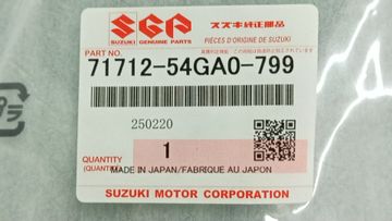 ЗАГЛУШКА БУКСИРНОГО КРЮКА НА SUZUKI AERIO RB21S