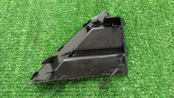ЗАГЛУШКА БУКСИРНОГО КРЮКА НА TOYOTA HARRIER ZSU60W