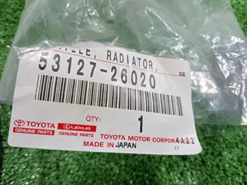 ЗАГЛУШКА РЕШЕТКИ НА TOYOTA GRANACE GDH303W