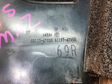 НАКЛАДКА НА КРЫЛО НА TOYOTA PRIUS ZVW50