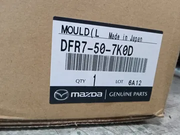 МОЛДИНГ РЕШЕТКИ РАДИАТОРА НА MAZDA CX-30 DM8P