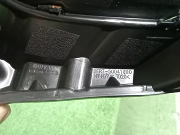 МОЛДИНГ РЕШЕТКИ РАДИАТОРА НА MAZDA CX-30 DM8P