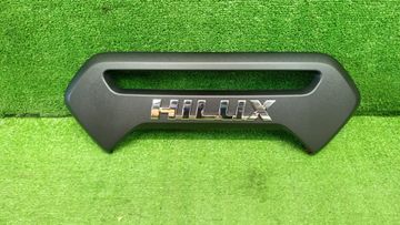 НАКЛАДКА КРЫШКИ БАГАЖНИКА НА TOYOTA HILUX GUN125