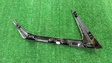 МОЛДИНГ НА БАМПЕР НА LEXUS NX200T AGZ15
