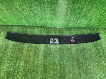 НАКЛАДКА ЗАМКА БАГАЖНИКА НА TOYOTA PROBOX NHP160V