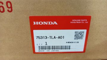НАКЛАДКА НА ДВЕРЬ НА HONDA CR-V RW2