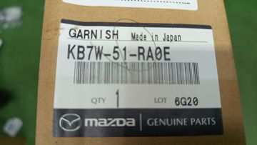 НАКЛАДКА НА ДВЕРЬ НА MAZDA CX-5 KF2P