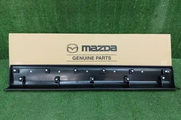 НАКЛАДКА НА ДВЕРЬ НА MAZDA CX-8 KG2P