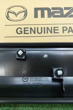НАКЛАДКА НА ДВЕРЬ НА MAZDA CX-8 KG2P