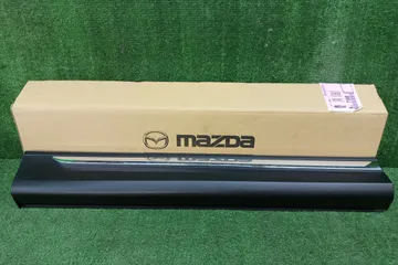 НАКЛАДКА НА ДВЕРЬ НА MAZDA CX-8 KG2P