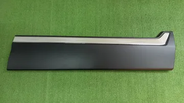 НАКЛАДКА НА ДВЕРЬ НА HONDA CR-V RT5