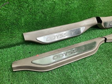 НАКЛАДКА НА ПОРОГ НА HONDA ODYSSEY RA6