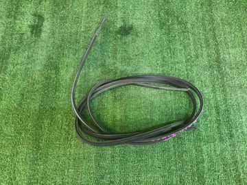 МОЛДИНГ НА КРЫШУ НА TOYOTA VITZ SCP13