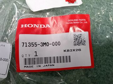 ДЕФЛЕКТОР РАМКИ РАДИАТОРОВ 71355-3M0-000 556Y0000007 НА HONDA VEZEL RV6