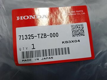 ДЕФЛЕКТОР РАМКИ РАДИАТОРОВ 71325-TZB-000 556Y0000008 НА HONDA FIT GR4