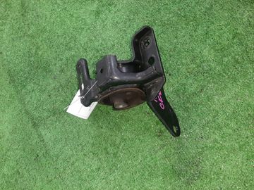 ПОДУШКА КПП НА TOYOTA COROLLA FIELDER NZE141G 1NZ-FE