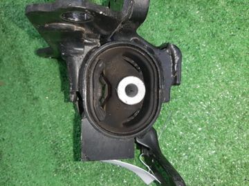 ПОДУШКА КПП НА TOYOTA COROLLA FIELDER NZE141G 1NZ-FE