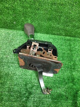 РУЧКА ПЕРЕКЛЮЧЕНИЯ АКПП НА TOYOTA PROGRES JCG10