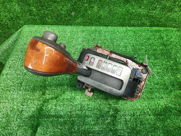 РУЧКА ПЕРЕКЛЮЧЕНИЯ АКПП НА TOYOTA PROGRES JCG11
