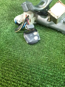 ЗАМОК ЗАЖИГАНИЯ НА TOYOTA SPRINTER CARIB AE111G