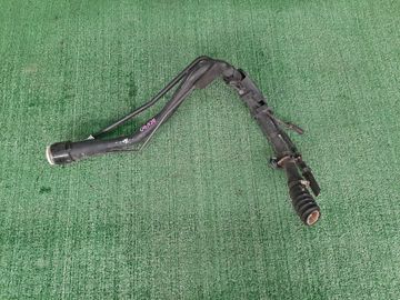 ГОРЛОВИНА ТОПЛИВНОГО БАКА НА TOYOTA CAMRY ACV40