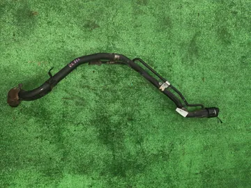 ГОРЛОВИНА ТОПЛИВНОГО БАКА НА TOYOTA VOXY ZRR70