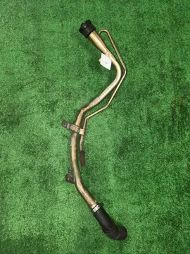 ГОРЛОВИНА ТОПЛИВНОГО БАКА НА TOYOTA NADIA SXN10