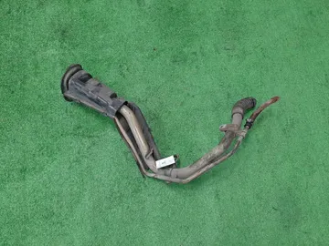 ГОРЛОВИНА ТОПЛИВНОГО БАКА НА TOYOTA CAMRY GRACIA SXV20