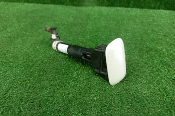 ОМЫВАТЕЛЬ ФАРЫ НА TOYOTA PRIUS ZVW30