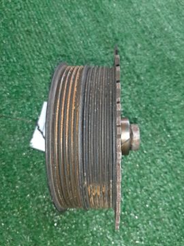 ШКИВ КОЛЕНВАЛА НА MAZDA PREMACY CREW LF-VE