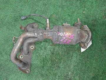 КОЛЛЕКТОР ВЫПУСКНОЙ НА TOYOTA RACTIS SCP100 2SZ-FE