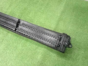 ШТОРКА РАДИАТОРА НА TOYOTA PRIUS PHV ZVW52