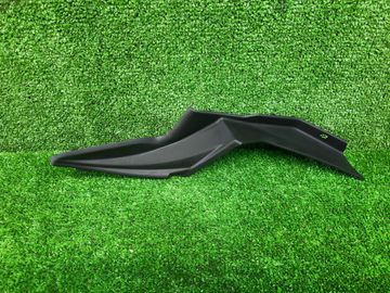 ПЛАНКА НА СТЕКЛООЧИСТИТЕЛЬ НА TOYOTA HILUX GUN125