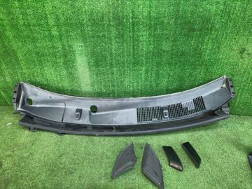 ПЛАНКА НА СТЕКЛООЧИСТИТЕЛЬ НА TOYOTA YARIS CROSS MXPJ10