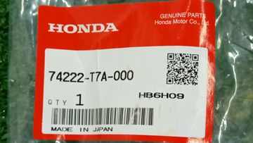 ПЛАНКА НА СТЕКЛООЧИСТИТЕЛЬ НА HONDA VEZEL RU1