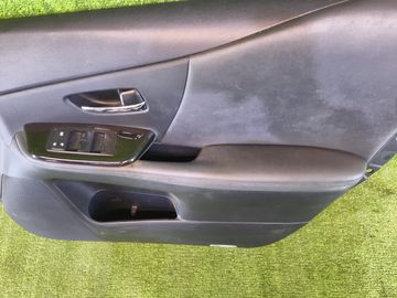 ОБШИВКА ДВЕРЕЙ НА LEXUS HS250H ANF10